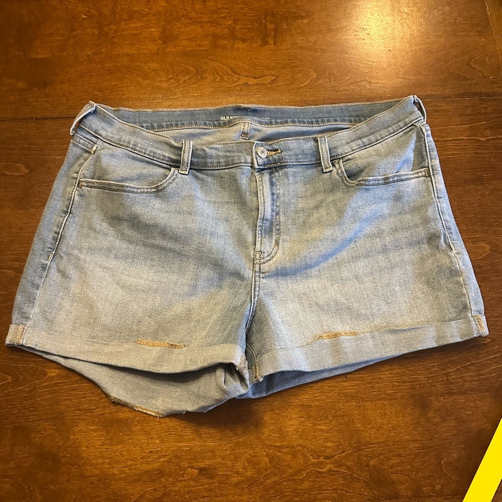 Old Navy Light Blue Jean Shorts women’s 16